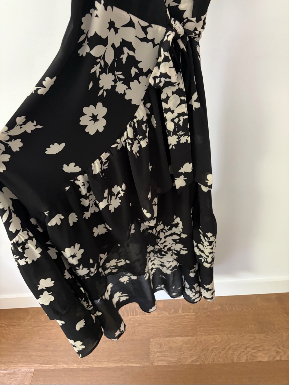 DYNAMITE Ruffled Wrap Midi Dress - Picture 6 of 8